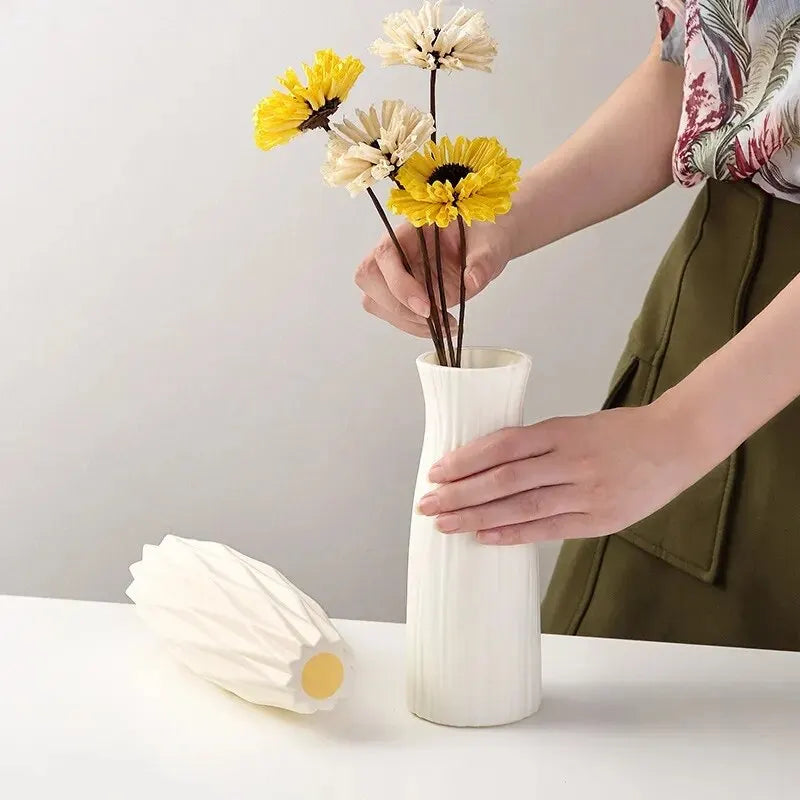 Vase en Plastique Nordique Minimaliste