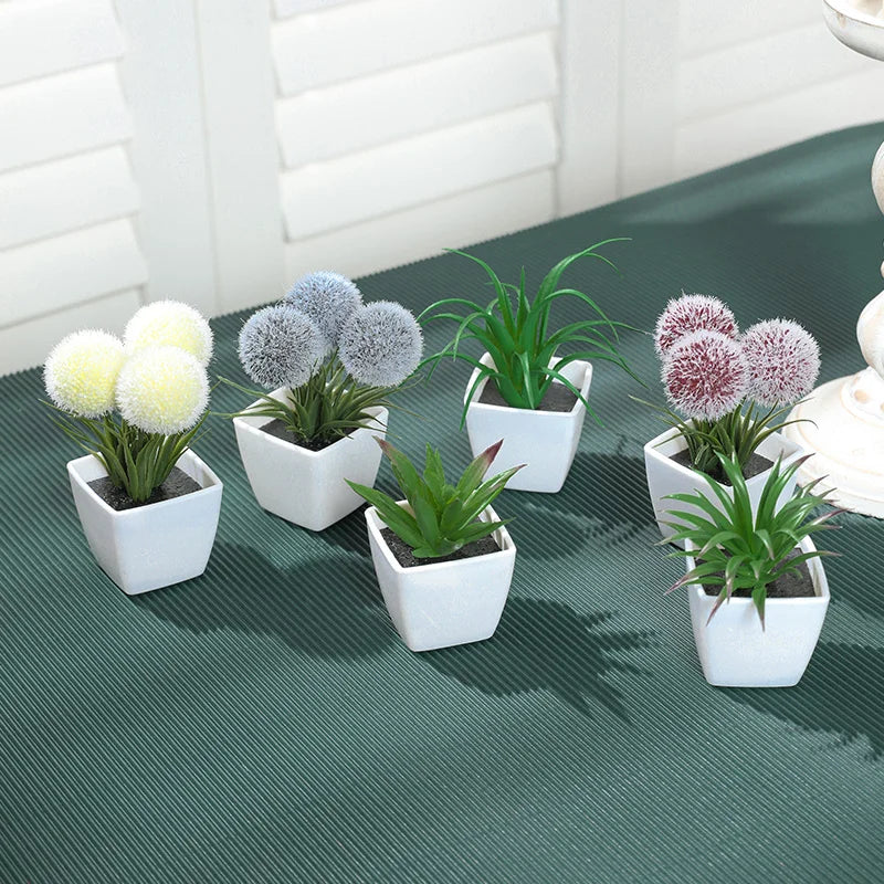 Mini plantes à feuilles persistantes simulées en pot